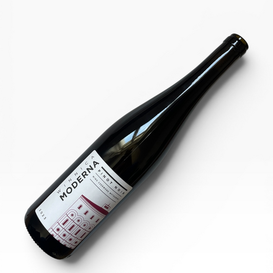 Wine bottle labeled 'Moderna' on a white background